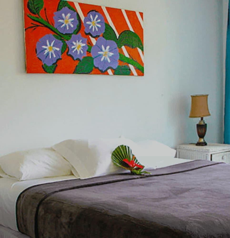 Greenwood Beach Resort Bailey Town  Esterno foto
