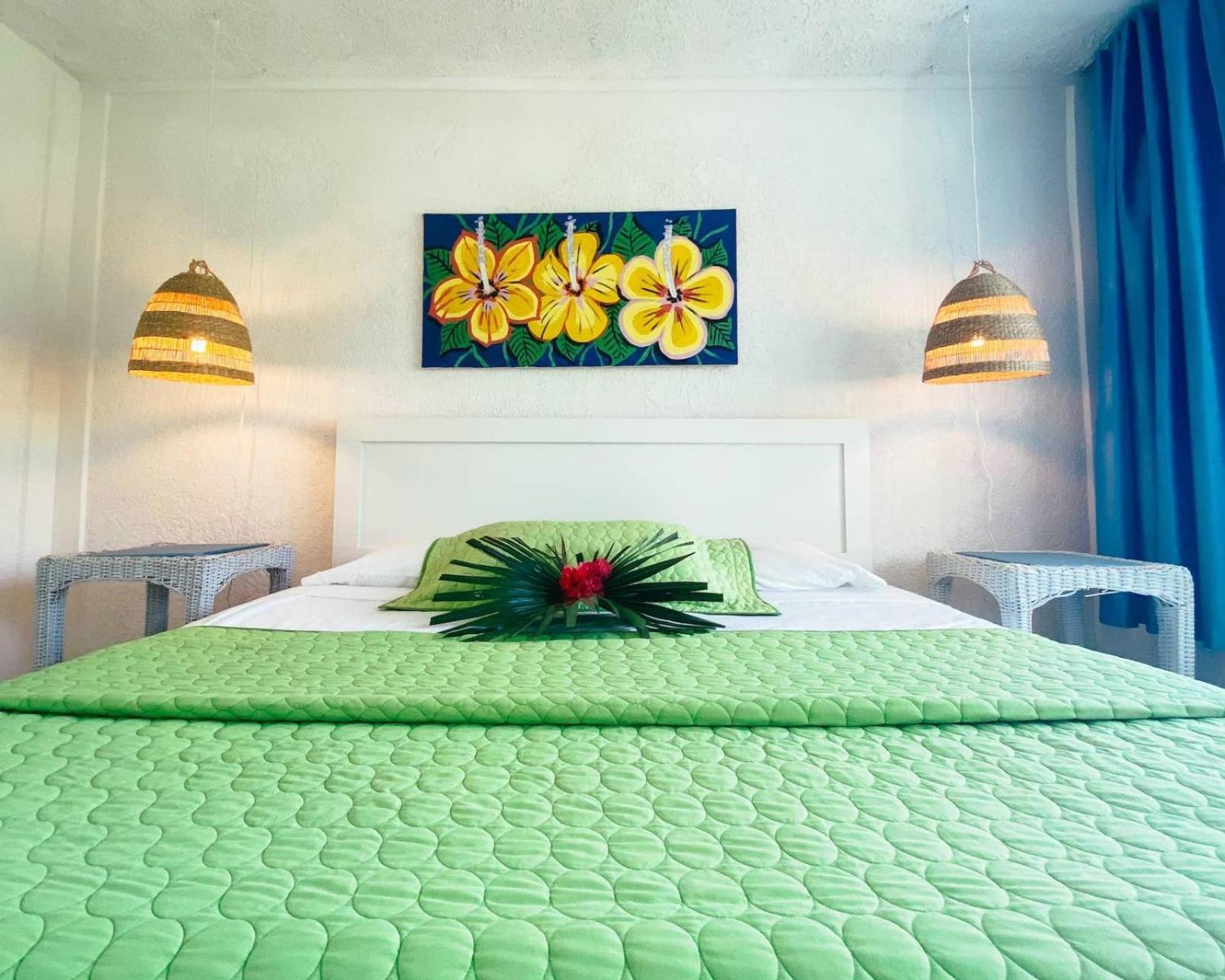 Greenwood Beach Resort Bailey Town  Esterno foto